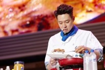 박유천, ‘냉장고를 부탁해’ 셰프 변신…버터구이 오징어·수제 라면 ‘뚝딱’