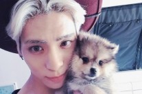 ‘인기가요’ 샤이니 1위, 종현 강아지 안은 채 셀카 “부산 멍뭉이”