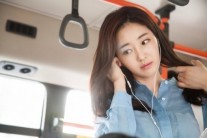 ‘사랑하는 은동아’ 김사랑, 촬영 현장 공개..’버스 안에 여신이!’