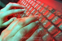 JYP “2PM 멤버 명예훼손 악플러 고소 엄중 대처”