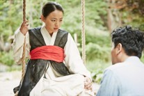 ‘충무로 대세’ 천우희, ‘손님’서 선무당 변신…류승룡과 멜로 호흡
