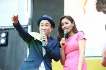 [포토]조정민 ‘살랑살랑’ 쇼케이스, 자체발광 미모 ‘눈부셔’