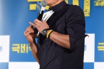 ‘극비수사’ 김제동 “군대서 교관 웃겨 사회자 됐다”