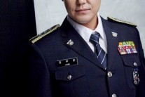 ‘신분을 숨겨라’ 박성웅, 정의로운 리더로 변신