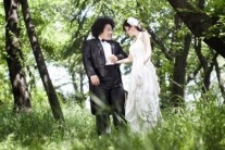 ‘니글니글’ 송영길 진지한 콘셉트 웨딩화보 ‘눈길’