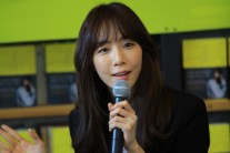 [이 사람 - ‘대중음악 가사 히트제조기’김이나 작사가]“곡의 매력 100% 표현해야 좋은 가사”