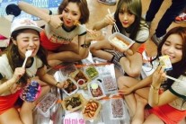 ‘뮤직뱅크’ 마마무, 대기실에서 식사 ‘걸그룹 식단치고…’