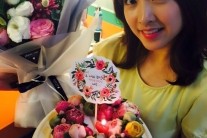 ‘오 나의 귀신님’ 박보영 꽃다발에 가리지 않는 미모와 함께 “첫 방 독려”