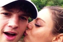 애쉬튼 커처 밀라 쿠니스 극비결혼, 페북에 이미 흔적이…