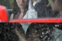 ‘상류사회’ 박형식-임지연, 빗속서 눈물의 키스 ‘두근두근’