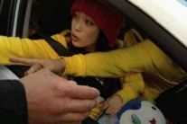 ‘무한도전’ 아이유 ‘무릎’, ‘런닝맨’ 펭귄보다 더 귀여운 사진 포착…’개리의 반응은?’