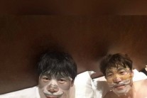 ‘냉장고를 부탁해’ 오세득-최현석, 상의 탈의하고 한 침대에…‘헉!’