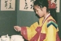 채수빈 구자욱 열애설, SNS에 어린 시절 단아한 한복 사진 ‘화제’