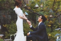 배용준 박수진 결혼, 무릎까지 꿇은 채 손 잡고 “식장으로 향하는 길, 떨리며 설레는 마음입니다” 깜짝 소감까지
