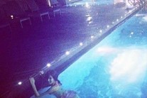현아 인어공주 빙의한 듯 섹시한 뒤태 자랑 ‘눈길’