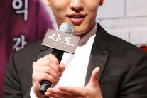 ‘사도’ 이준익 감독의 유아인앓이? “시나리오 쓸 때부터…”