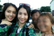 ‘톱스타 추자현’(?), 장백지와도 ‘찰칵’ … ‘화려한 인맥 자랑’