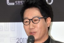 지석진, FNC엔터테인먼트 전속 계약..유재석-정형돈과 한솥밥