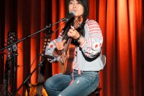 [이사람 - 한국 전통포크 ‘더블앨범’ 낸 싱어송라이터 박강수 씨]