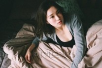 파격 시스루 이성경…과거 베이글 셀프인증샷 보니