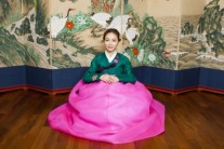 [한가위 한복 인터뷰]왁스 “추석연휴 가족들과 행복한 시간 보내기를”