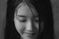 아이유 새 미니앨범 티저 영상 공개…열애 발표 후 한층 성숙해진 분위기