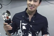 신화 김동완, ‘I’M FINE’으로 ‘더 쇼’ 1위 차지… 인기 입증!