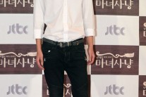 아이유 선정성 가사 논란…허지웅 “제제는 출판사에 동의 않을 것”