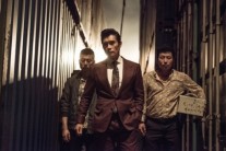 ‘내부자들’ 개봉 첫 주말 160만 동원 ‘청불 딛고 흥행 질주’