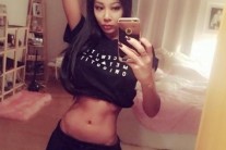 제시, 군살 없는 바디라인…강한 언니의 반전매력