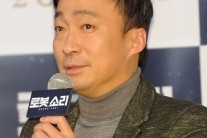 [이슈현장] ‘로봇, 소리’ 이성민, 로봇과 연기하며 “사실 은근히 많이 때렸다”