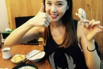 ‘나 혼자 산다’ 레이양, 닭다리 들고 함박웃음 행복한 일상 모습 포착