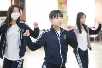“K-팝 스타의 꿈을 키워 드립니다”