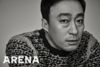 ‘로봇, 소리’ 이성민, 미중년의 모습 뽐낸 화보컷 공개