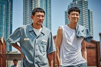 [설 볼 만한 영화③] 코믹이냐 드라마냐…그것이 문제로다