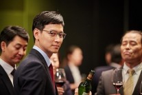 검사외전’ 강동원의 카멜레온같은 3인 3색 변신 ‘사기꾼부터 검사까지’