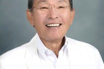 데뷔 57주년 맞은 싱어송라이터 윤항기의 복귀 의미