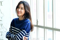 [이지아인터뷰] “외계인, 뱀파이어, 푼수 되보고 싶어”