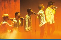 [데이터랩] 떼창·함성…음까지 따라한 1만 3,000 팬들빅뱅 10개월 월드투어 함께 마무리하다