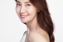 채시라, 화장품 브랜드 전속 모델 발탁, ‘CF여왕의 귀환’