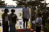 크러쉬 ‘멍때리기 대회’ 1등…개인 자격으로 출전