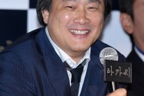 ‘아가씨’ 박찬욱 감독, “상 못 받았지만…부담 덜었다”