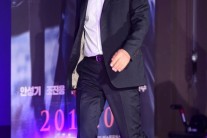 “체력 최강자는 안성기”…‘사냥’ 내달 개봉