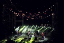 버즈, ‘겁쟁이’와 ‘가시’를 부르지 않고도 빛난 공연