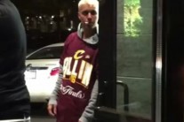 저스틴 비버, 길거리 난투…NBA 관람하다 시비