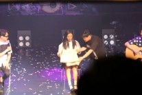 십센치 권정열, 무릎 담요는 실례?…성희롱 논란
