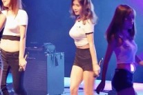 조현영, 대학 축제서 ‘비현실 몸매’ 포착