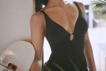 ‘애플힙’ 심으뜸, 관능미 ‘폭발’ 수영복 몸매