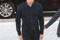 박유천 고소인, “마담이 룸 밖으로 못나가게 막았다”