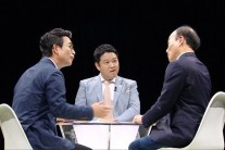 ‘썰전’ 유시민…“검찰 지금 주무십니까” 돌직구